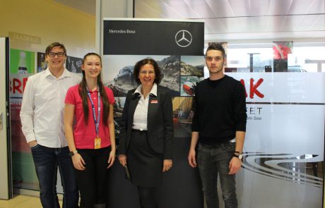 Uebungsfirmamesse_Messestand Mercedes-Benz